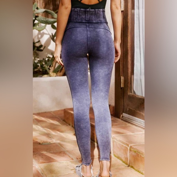 Free People “Hybrid Leggings” In Dark Navy Blue Size Large EUC - Picture 3 of 10